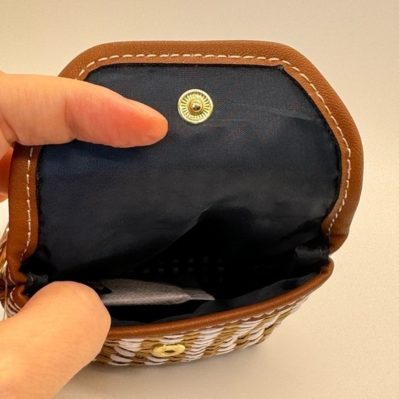 NWT Estée Lauder small cosmetic bag keychain - Picture 5 of 6